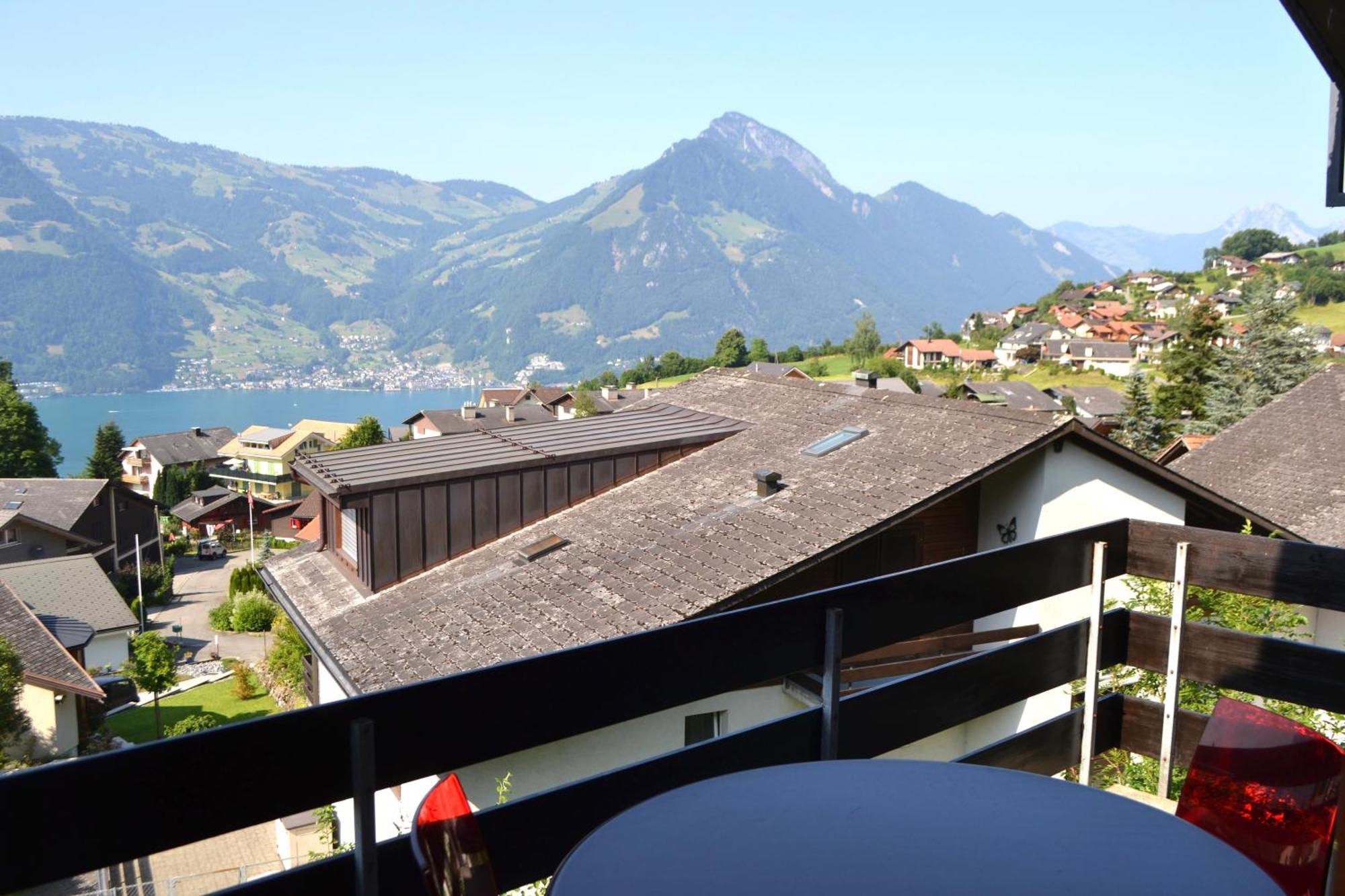 Elfe-Apartments Ferienmietwohnungen Emmetten Rum bild